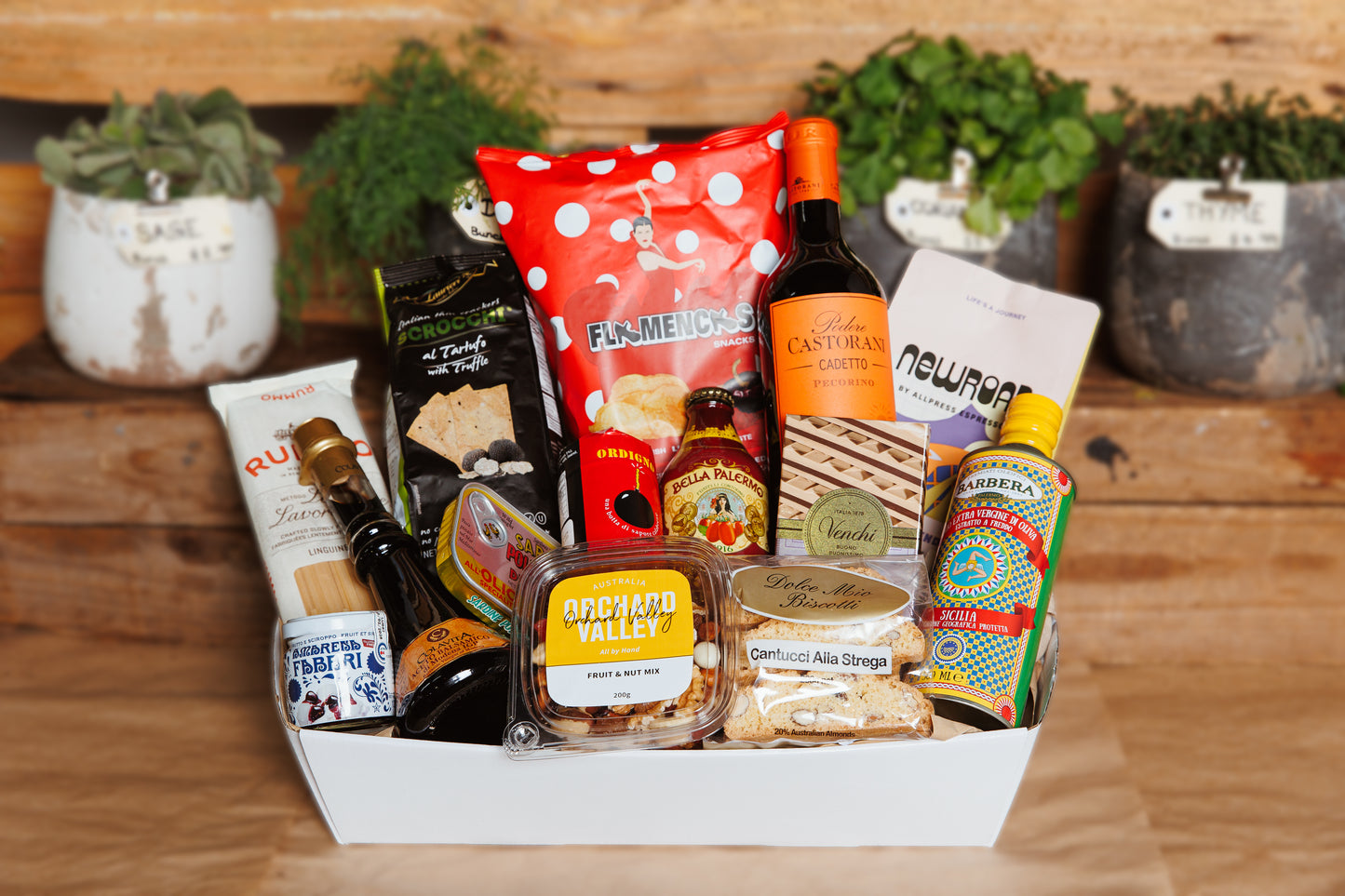 ULTIMATE FOODIES & WINE HAMPER